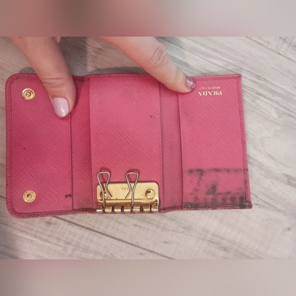Prada hot pink saffiano leather key holder - Picture 9 of 11